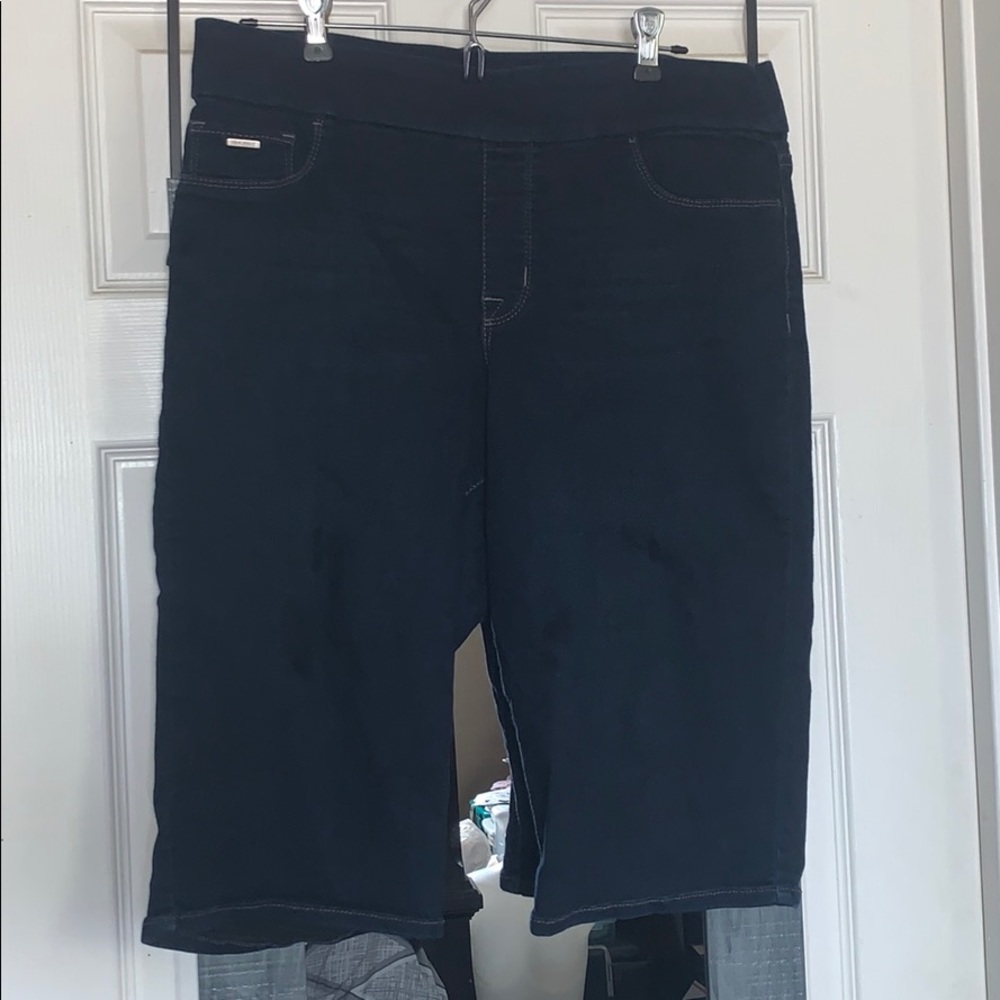 Nine West dark denim jean shorts SZ 12